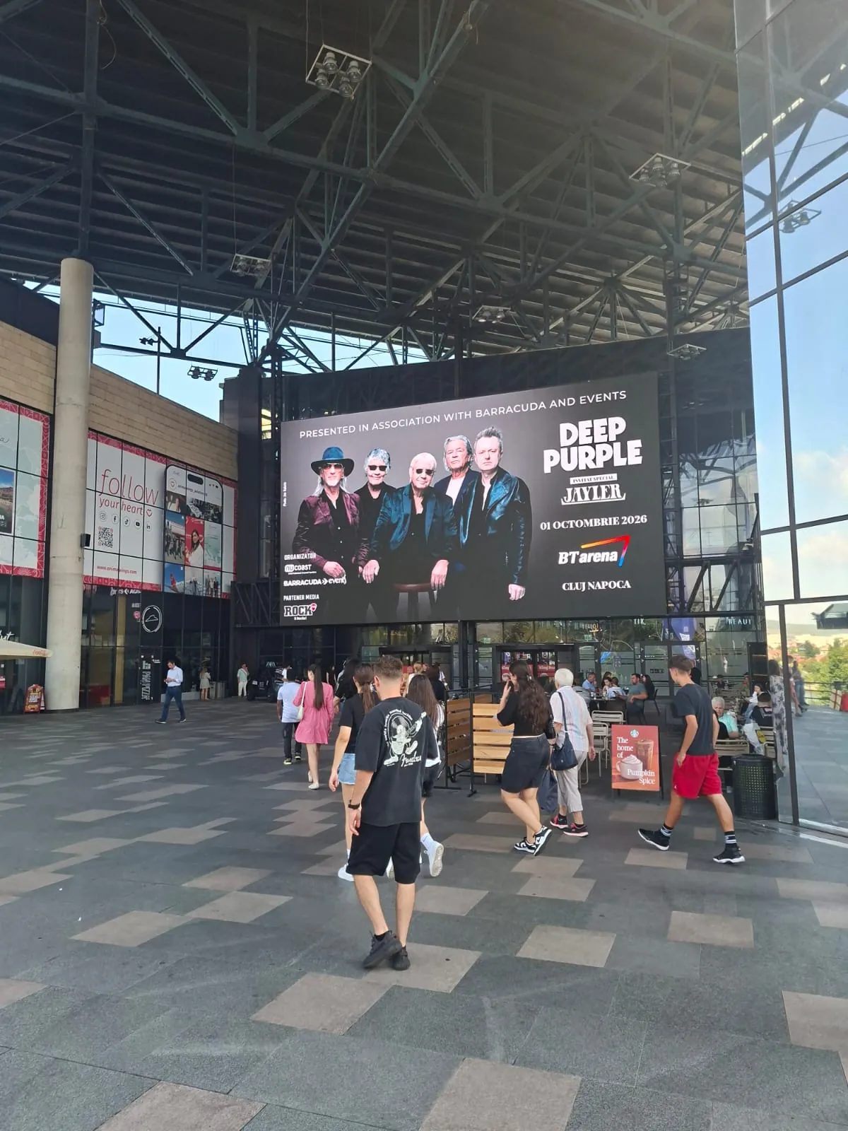 The 203 m² digital screen at the main entrance of Iulius Mall Cluj, promoting a Deep Purple concert