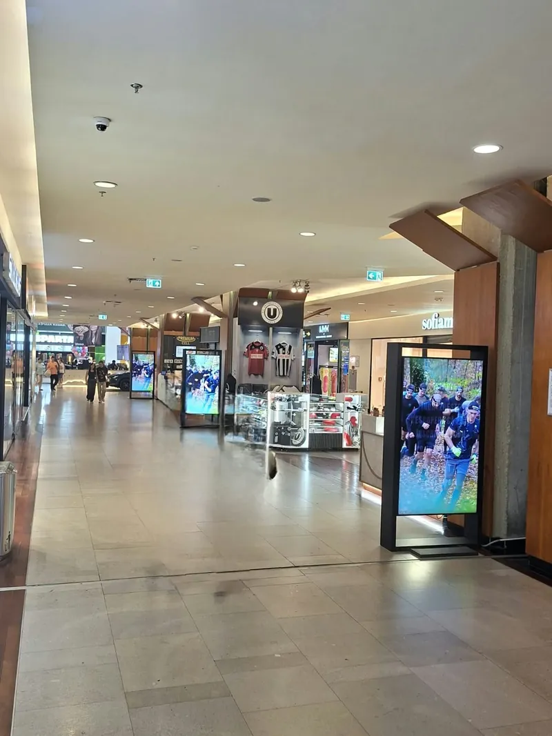 Vertical digital screen in the Iulius Mall shopping gallery